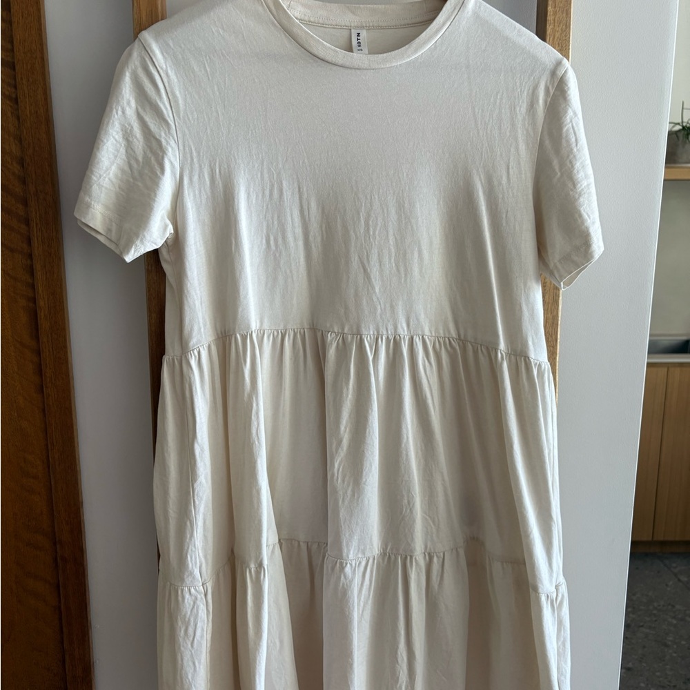 KOTN XS Cream Short Sleeve Tiered Dress